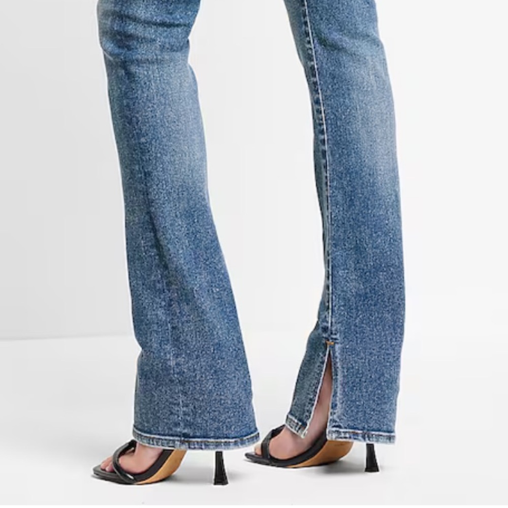 Express Mid Rise Medium Wash Skyscraper Jeans - Picture 5 of 14